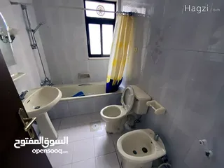  10 شقة غير مفروشة للإيجار 215م2 ( Property 15942 ) سنوي فقط