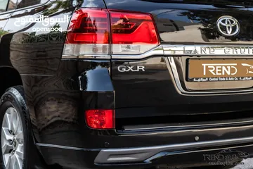  4 Toyota Land Cruiser Gx-r 2017   السيارة بحالة الوكالة و قطعت مسافة 118,000 كم فقط