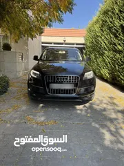  1 Audi Q7 in excellent condition no accidents