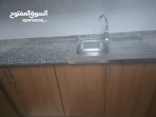  1 مطبخ بحاله ممتازة