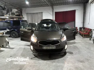  5 كيا كارينز 2016