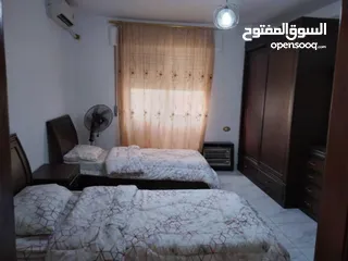  24 شقه مفروشه ديلوكس كاملة الخدمات للايجار الشهري او السنوي في عمارة سكنيه مخدومة يوجد حارس للعمارة