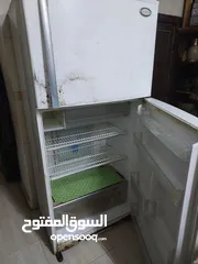  2 ثلاجة هيتاشي حجم كبير شغال بحالة جيدة بسعر مغري