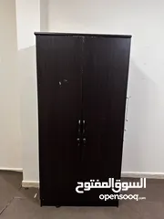  2 خزانات ومكاتب
