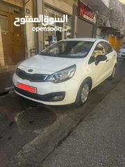  2 كيا برايد 2014  لون ابيض السيارة ماشا لله مش ناقصها شيء  ماطور 1400  4 غيار السيارة البيع فقط كاش.