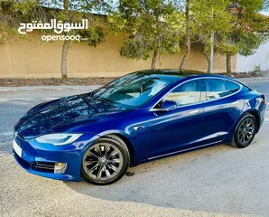  2 Tesla S 2019