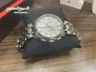  1 ساععه في حالة نظيفه مع الصندوق توسيت