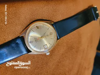 15 ساعات قديمه مخزنه