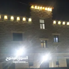  1 سقف مع شقتين مع محل تجاري