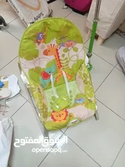  7 عربات ومقاعد و سراير اطفال بحاله ممتازه للبيع في اربد