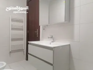  12 شقه ارضيه للبيع في خلدا مع ترس و مدخل خاص