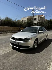  2 VW Jetta hybrid 2013