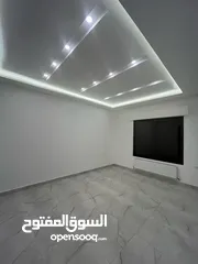 3 بالاقساط شقة ثالث مع روف في اجمل مناطق مرج الحمام خلف مدارس الخمائل