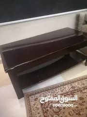  2 طاولة بنيه حجم متوسط بسعر مناسب