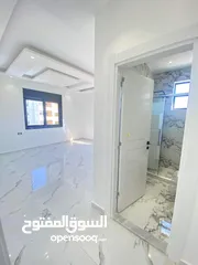  27 شقة خلف بن العميد طابق ثاني فني  حديثة البناء من المالك مباشرة بدون عمولة