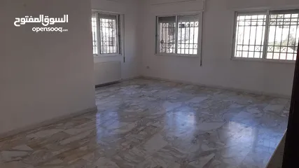  1 شقة فارغة  للإيجار في خلدا قرب دوار السكر ( 145م ) , طابق اول ,3 غرف نوم وحدة ماستر من المالك مباشرة