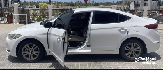  1 النتر وكالة عمان سيارةخليجي نظيف جدا قابل التفويض السعر السيارة