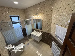  8 شقة مع روف 4 غرف فندقية مفروشة ملوكي للإيجار    السعر لليوم •اقل مدة اسبوع•