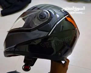  8 4 خوذ اعلى صنف للبيع    ماركة BELL و VICTORY و german helmet و Twister