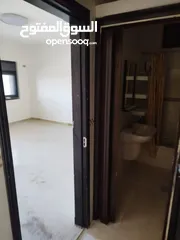  6 للايجار شقه مقابل المقاطعه في الارسال قرب جامعة القدس