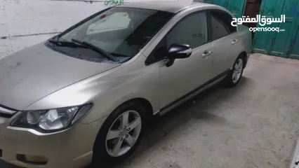  3 هوندا سفيك للبيع دهان جديد لا يوجد قص طولي ولا خلفي للتواصل على الواتس اب او الرقم