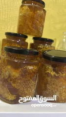  5 عسل زهور خلط برم وعسل بالشمع يتوفر العسل حجمين