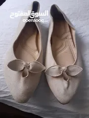  1 حذاء نسائي جلد طبيعي مقاس 41 صيني لون بيج (اف وايت)