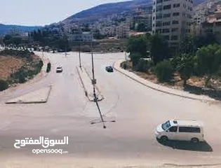  2 3 محلات تجارية للخلو مع ساحة خارجية يمكن إغلاقها 50 متر