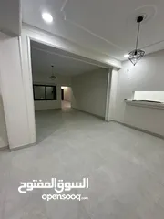  3 فيلا للايجار في سند 4BHK شامل الكهرباء والماء