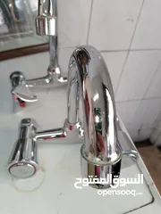  1 خلاط مياه إيطالي بحالة ممتازة للمغاسل والمجلى ، عدد2 موجودات بالبقعة وعالفحص