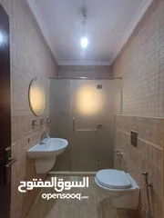  4 شقه فارغه للايجار خلدا