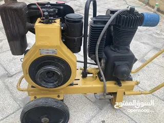 2 كمبريسر هواء ايطالي تعمل عالديزل