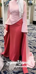  2 Designed by a pro designer  Fit size small  Very elegant  Clean in perfect condition