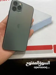  2 iPhone 11pro مستعمل حاله ممتازه لون زيتي سعة التخزين 256بطاريه 93 معا شاحن