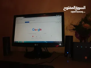  3 جهاز كمبيوتر كامل شبه جديد مع شاشة LG فلاترون للبيع