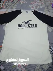  2 تيشيرت خامه هوليستر لونه بيج في اسود و شيك جدا مقاس XL