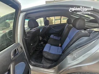  6 سكودا اوكتافيا 2004