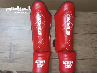  3 كفوف ملاكمه وواقيات رجلين ماركه 2 TUF أقوى واحسن ماركه بالتصنيع....وباندج venom غير مستعملين....