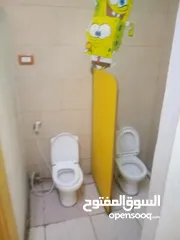  8 مدرسة للبيع من الصف الأول للسادس لعدم التفرغ عمان قابل للتفاوض