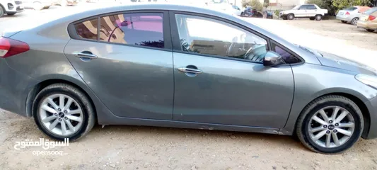  6 Kia k3 2016:للبيع