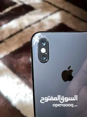  2 آيفون Xsmax للبيع 256g بطاريه 95‎%‎ مو مغير في شي غير البطاريه