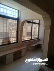  11 شقه للبيع طابق اول 200