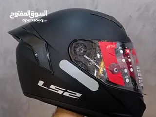  8 خوذت LS2   حجم XL  الون كاتم  جديده مع مستلزمات 3 اقنعه للوجه مع ستاند للكمره وجوال. وعلاقه للخوذه