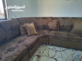  3 طقم كورنر 8 مقاعد مستعمل بحالة جيده وبسعر مغري جدا(قابل للمفاصلة)