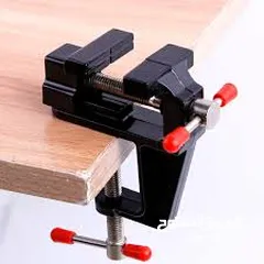  2 ملزمه شد و تثبيت  وضغط الادوات  او الصاق القطع الخشبيه