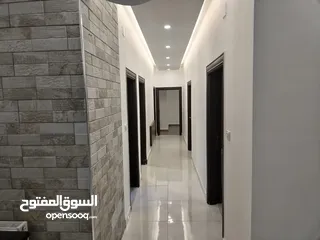  10 شقة فارغة للإيجار في عبدون - REF: 14542