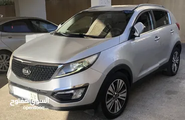  3 كيا سبورتاج 2015 في الرخصة فل ما عدا فتحة فحص ممتاز دهان 3 قطع فقط للبيع على الكاش فقط