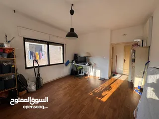  6 شقه غير مفروشه للايجار