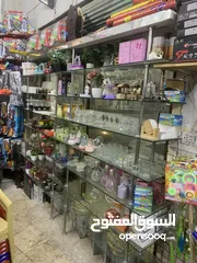  1 ستاند ( ارفف زجاج وعمدان كروم اصلي )
