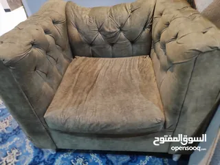  3 كنب نظيف وحلو اللون زيتي ثنين فردي و واحد ثنائي